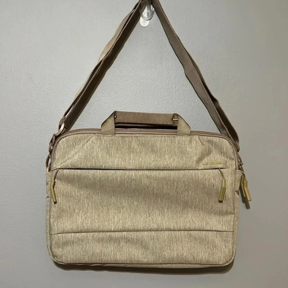 Incase | NEW Incipio City Brief 13” notebook carrier 360 protection shoulder bag